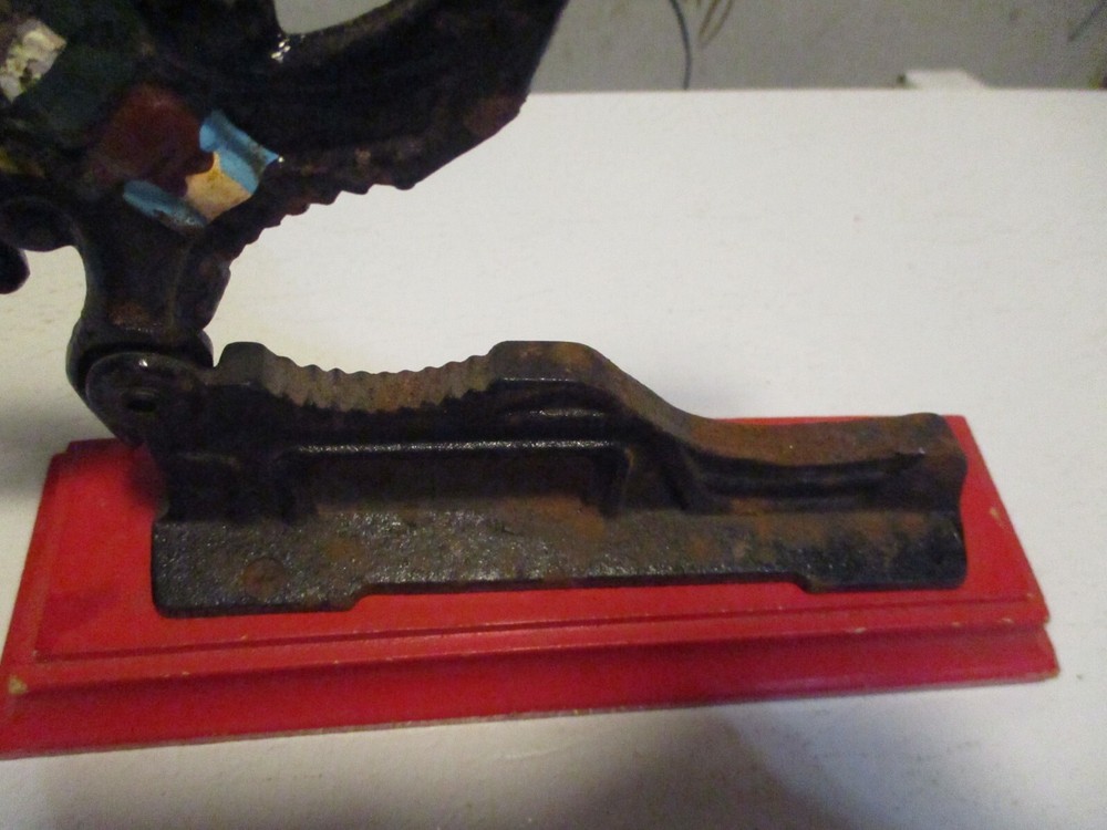 Vintage Minuteman Nut Cracker Pecans Walnuts