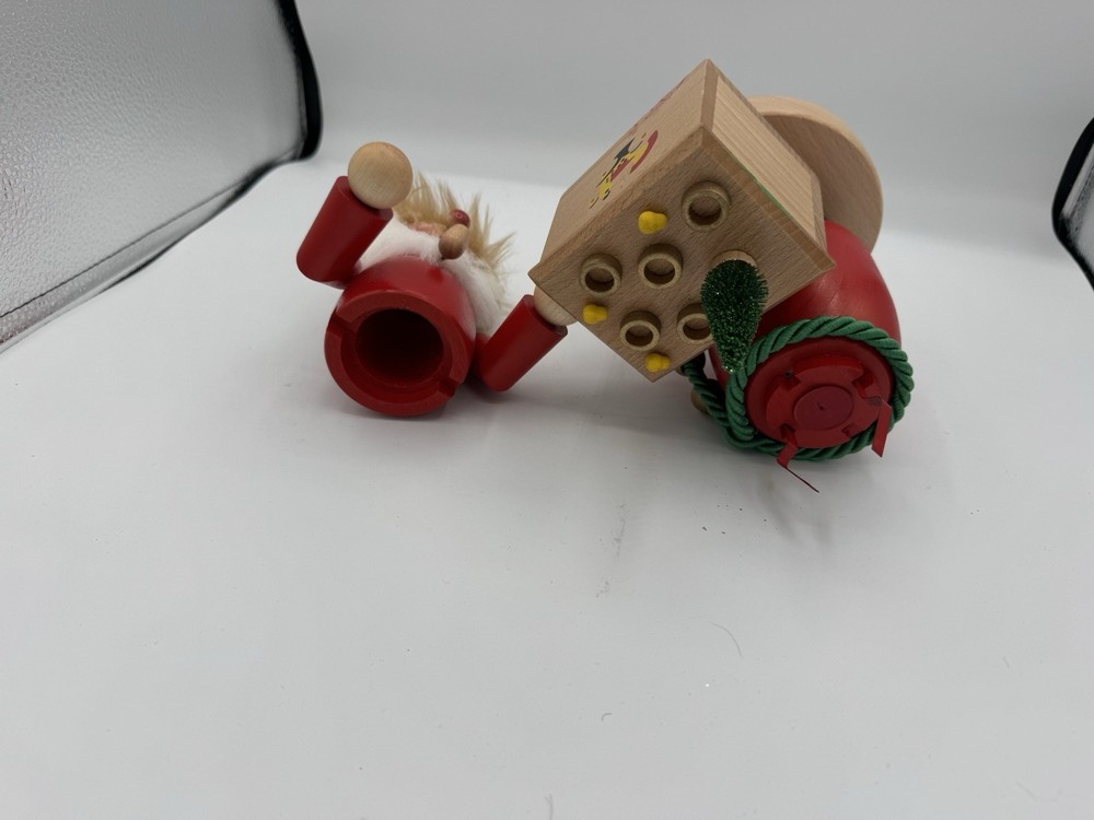 Steinbach Smoker With Music Box