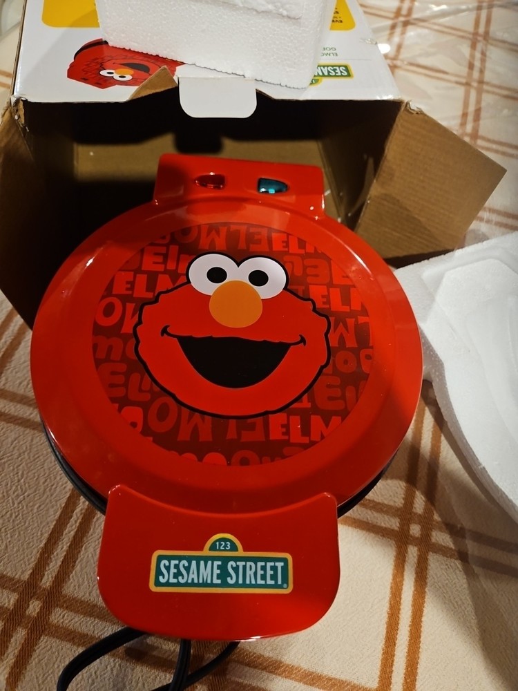 Sesame Street Elmo Waffle Maker & Toaster