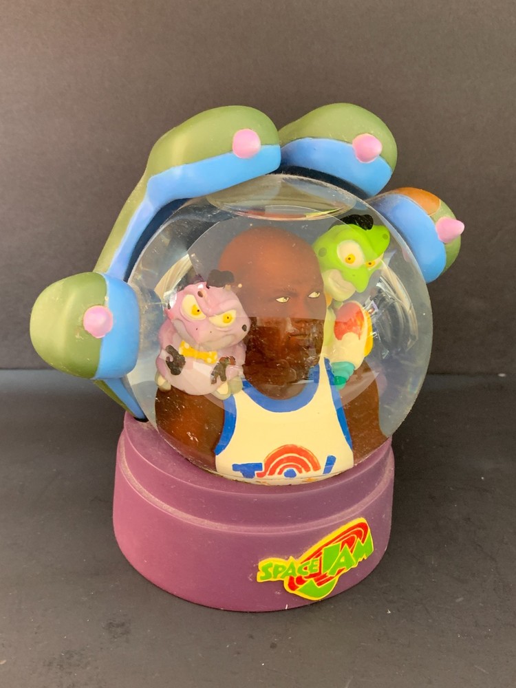 SPACE JAM Michael Jordan Alien Hand Snow Globe Waterball Warner Bros.