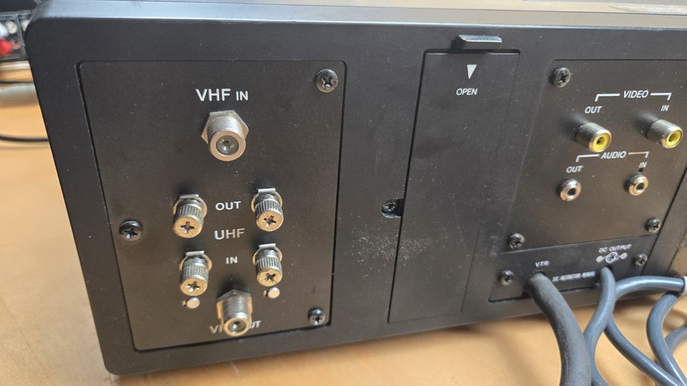 Sony TT-3000 Portable Programmable Digital Cassette Tuner Timer Unit UNTESTED