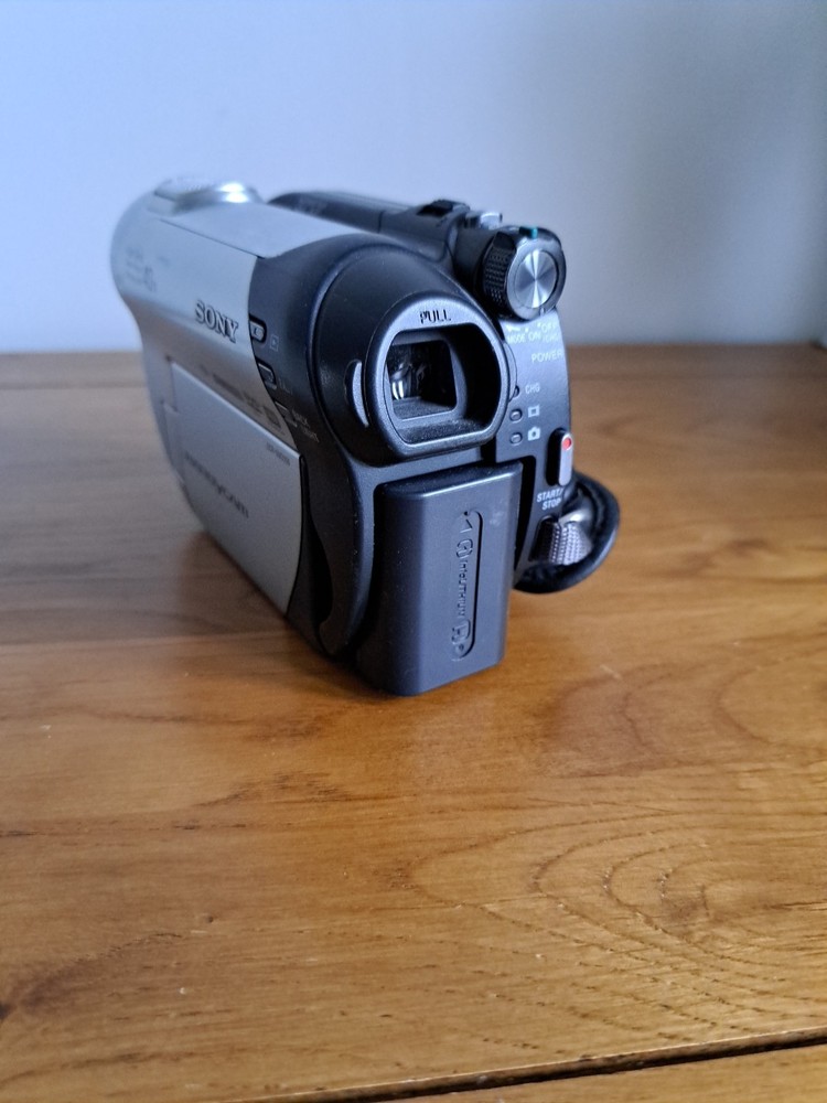 Sony Handycam DCR-DVD109 Handheld