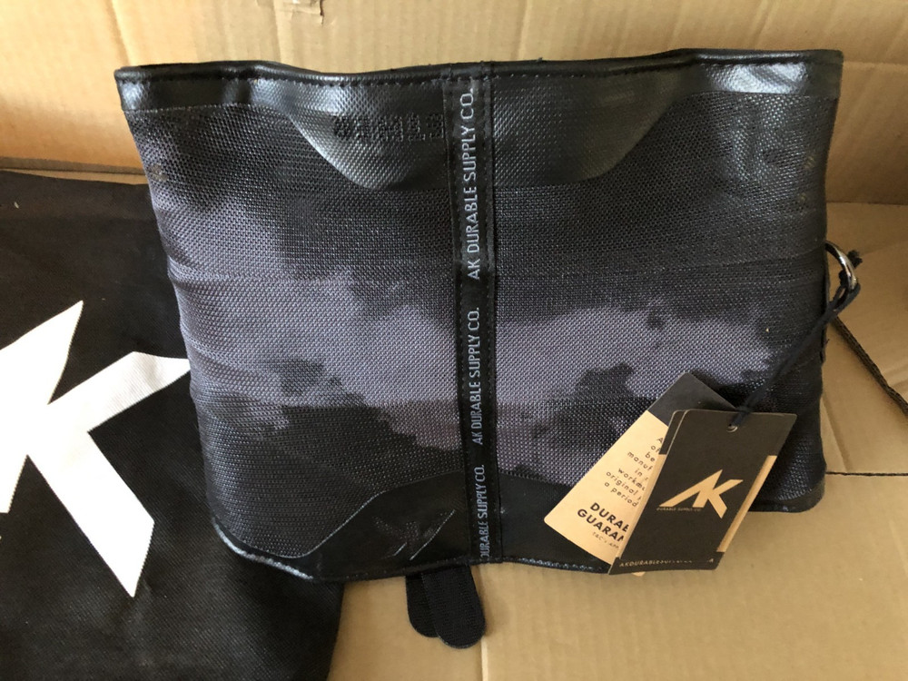 AK Durable Supply CO. Kite Harness Ether Black Size L Harness Only (New in Box)