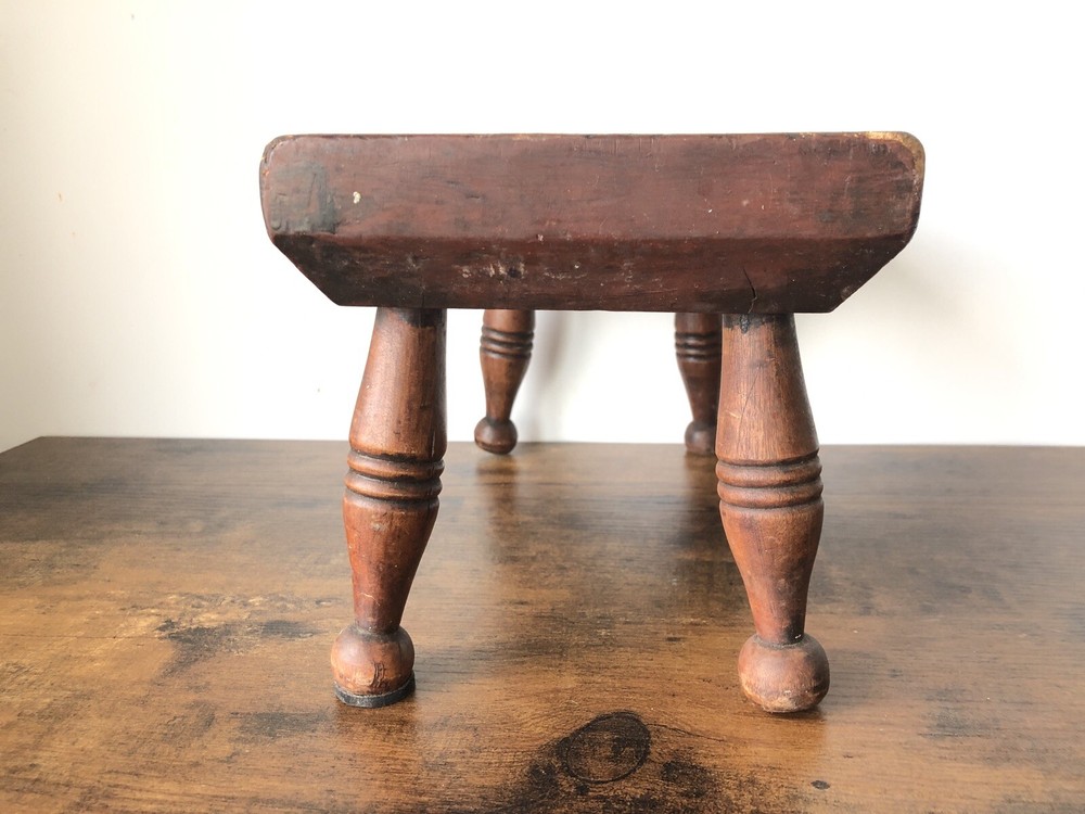 Rare 19th C. Shaker Rectangle Foot/Step Stool/Rest Button Feet Original Surface