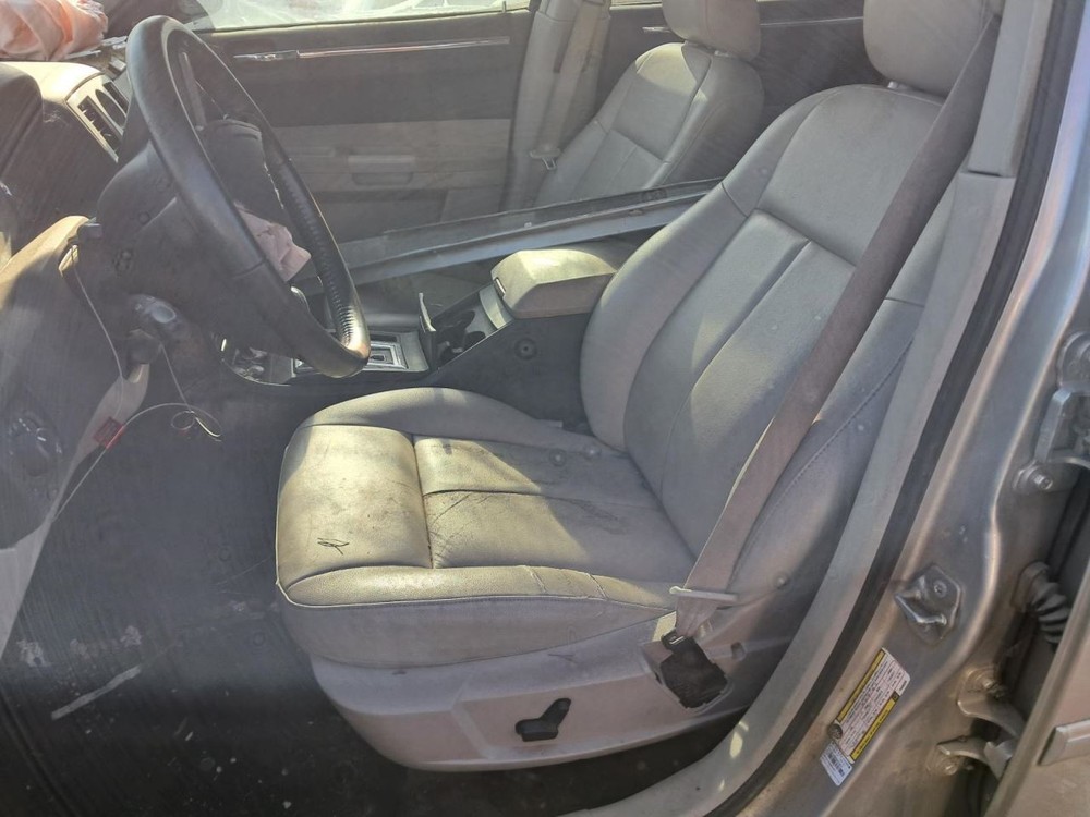300 2007 Glove Box 4777345