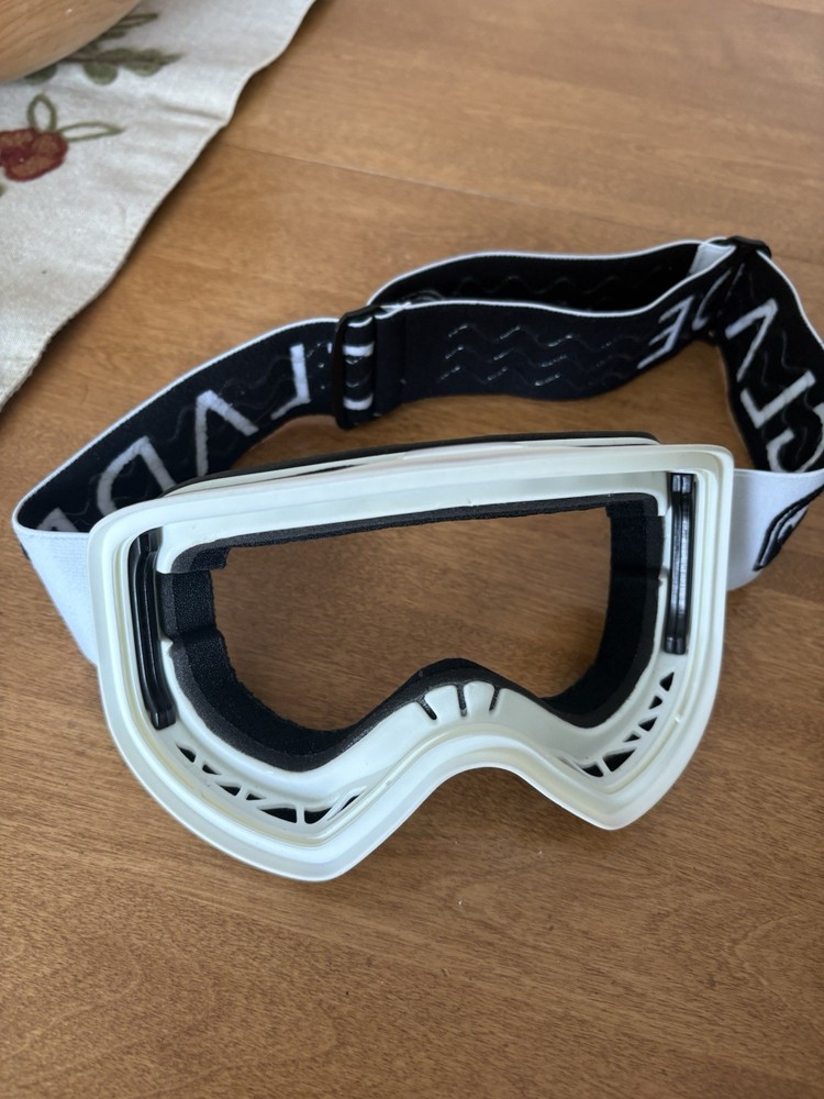 Glade Goggle Frame For Adapt Lense. Does Not Include Lense