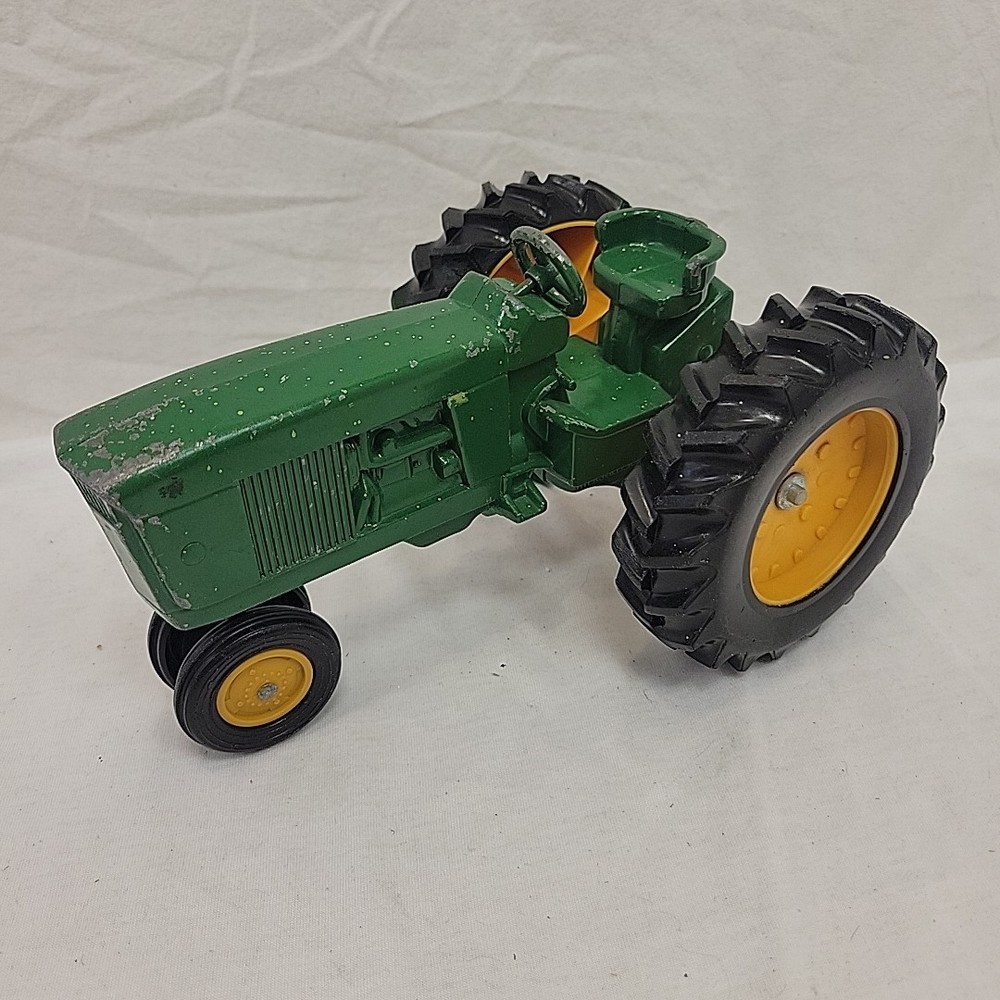 SCALE MODELS (Ertl) John Deere TRACTOR WITH 5 BOTTOM PLOW