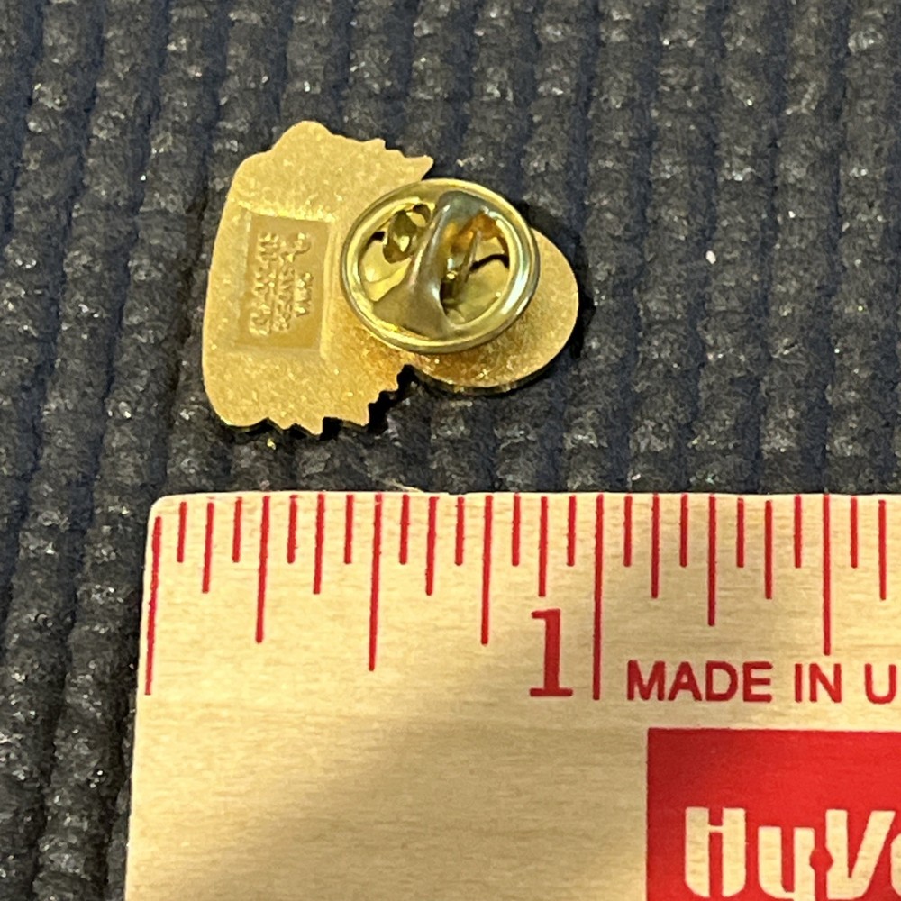 Golf Gopher lapel pin 5920