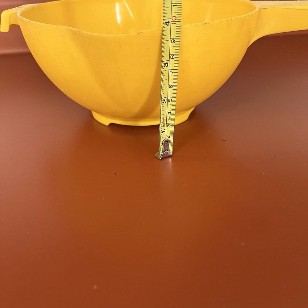 Vintage Tupperware Colander Strainer w/ Handle Yellow Quart Double Pour