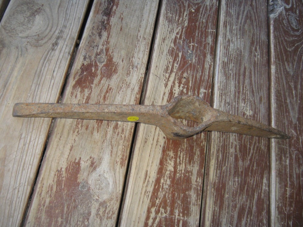 Rusty Rustic Original Vintage Primitive Metal Long Pick no handle