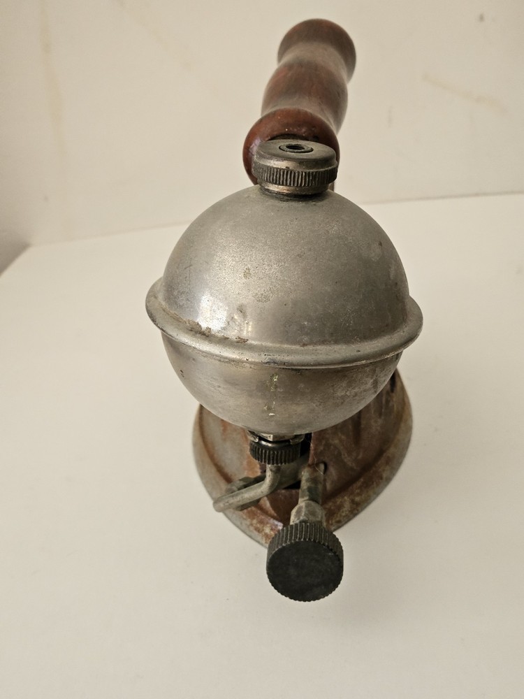 VINTAGE GASOLINE CLOTHES IRON