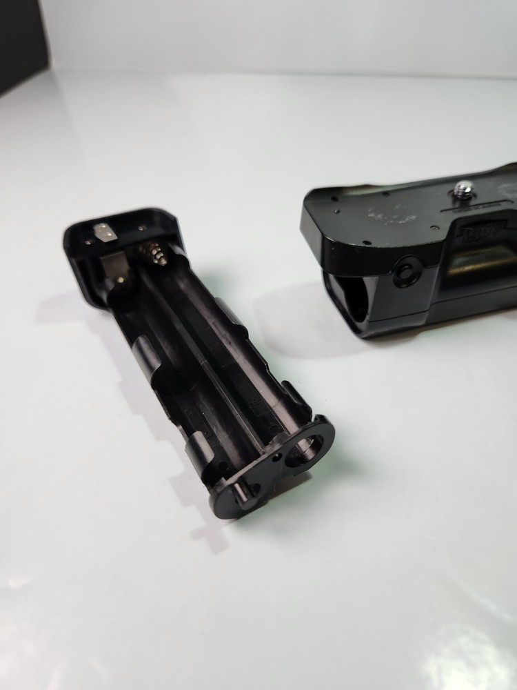 Nikon MB-10 Battery Grip MB-10