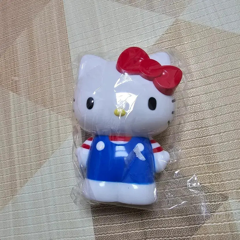 Hello Kitty Pencil Holder - New