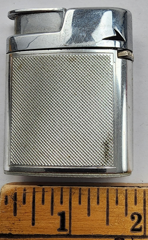 Vintage Ronson Varaflame Chrome Lighter Silver Textured Pattern Mid-Century