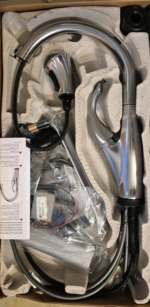 CL DELTA Single Handle Pull-Down Kitchen Faucet 9192T-AR-DST. new