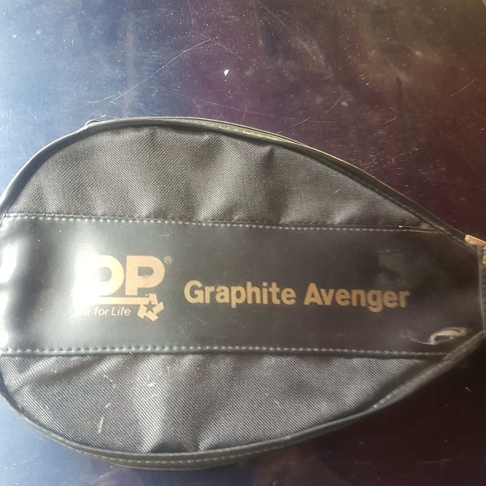 DP for life graphite avenger racquetball with case