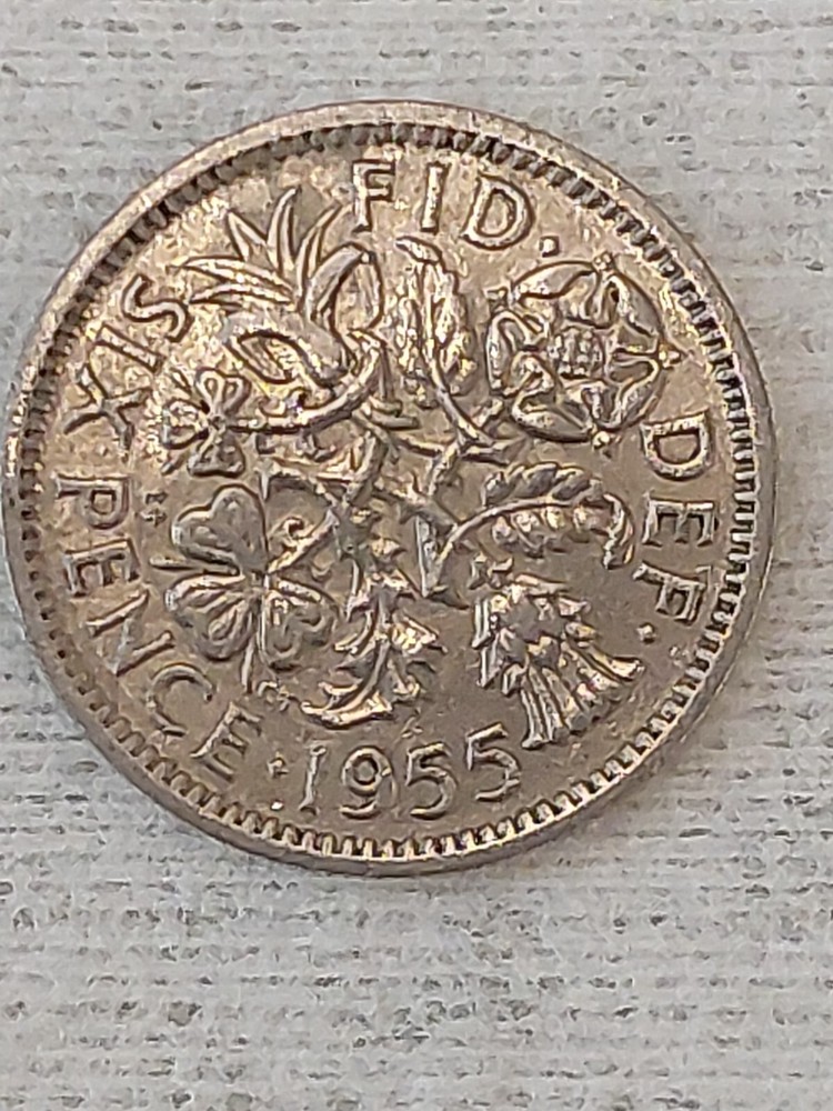 1955  Sixpence Queen Elizabeth II