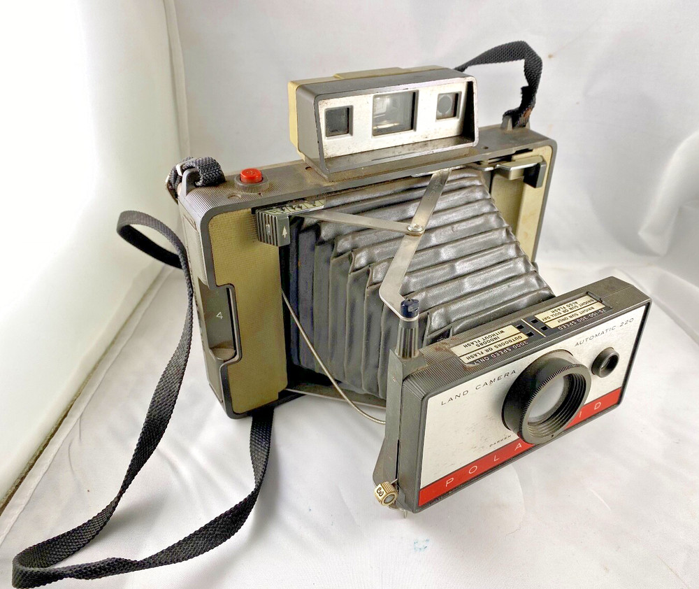 Vintage Polaroid Automatic 220 Land Camera with Built-In Case
