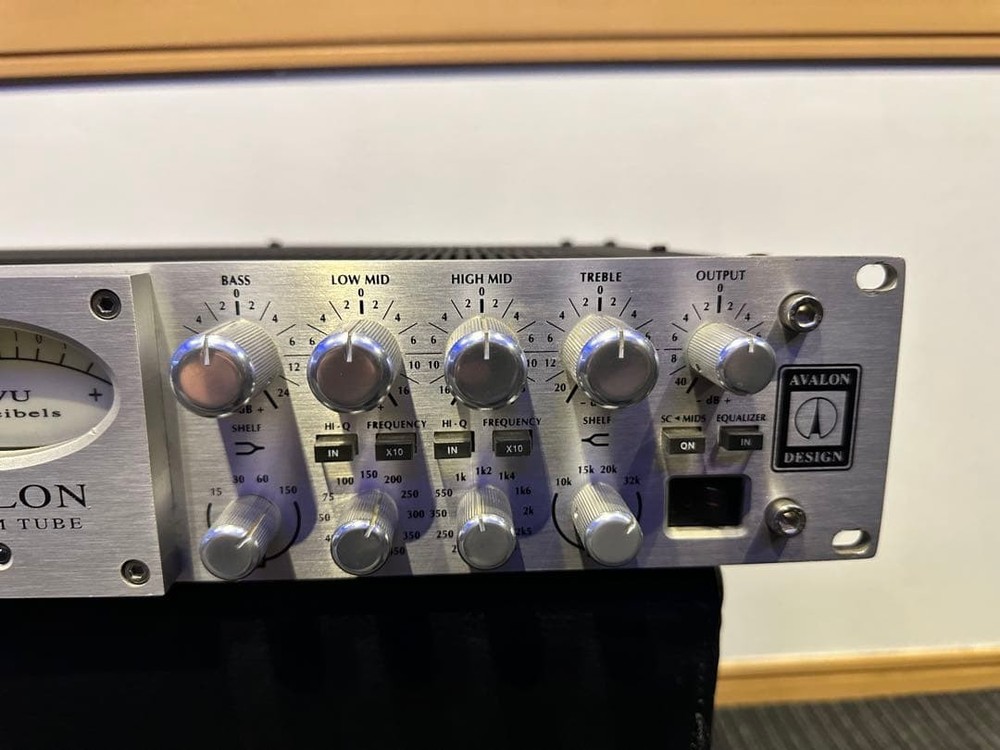 AVALON DESIGN VT-737SP