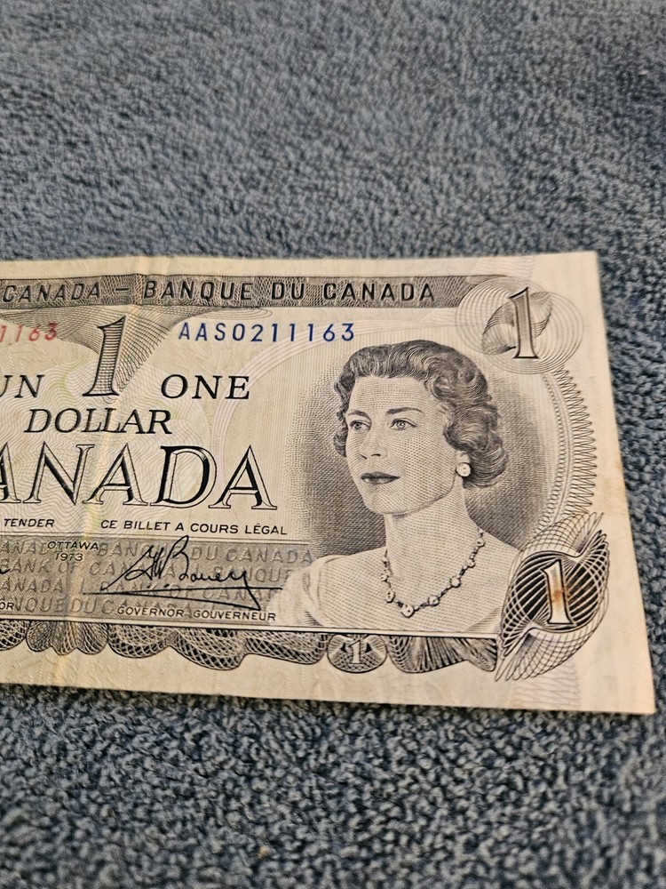 Canada 1 Dollar Bank Note Low Number 1973