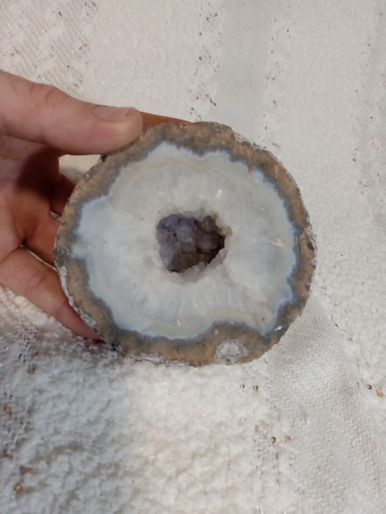 Geode Half w/light blue +Bonus Rock