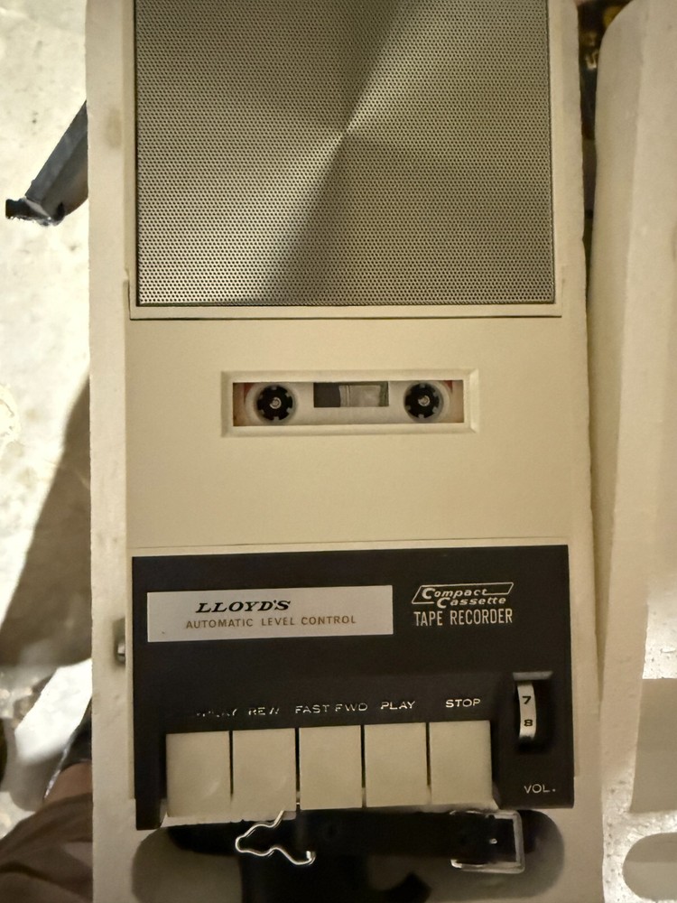 LLOYD'S Solid State Automatic Level Control Cassette Recorder Model 2V96A