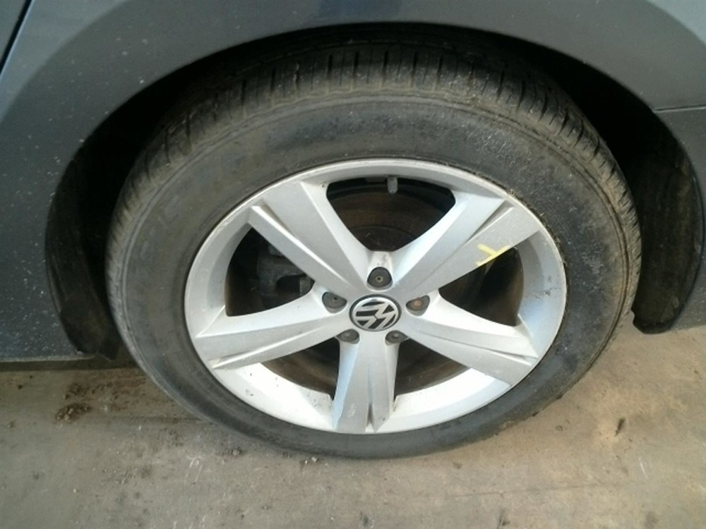 PASSAT 2013 High Mounted Stop Light 104925612