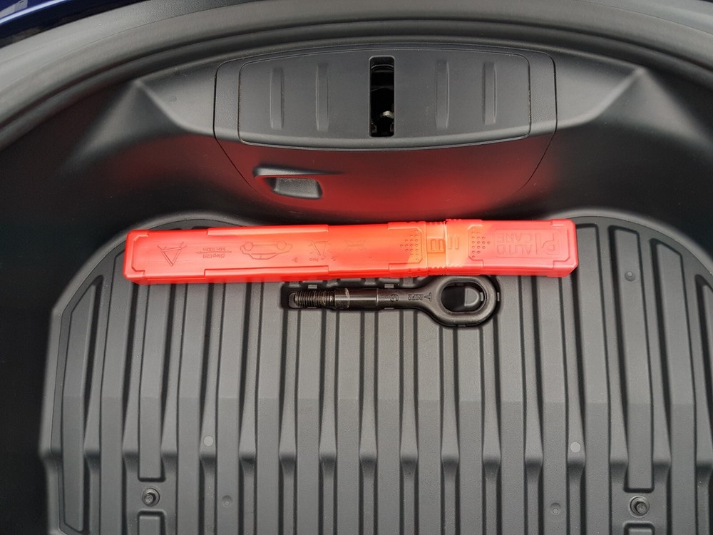 Tesla Model 3 Long Range 2022 Safety Triangle Sign