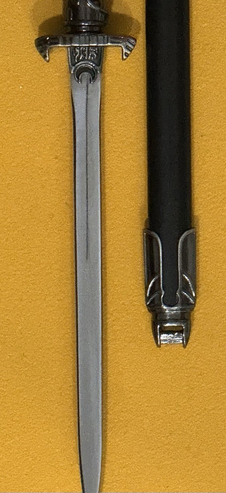 Maxam SKSW Mini Swords With Display Stand