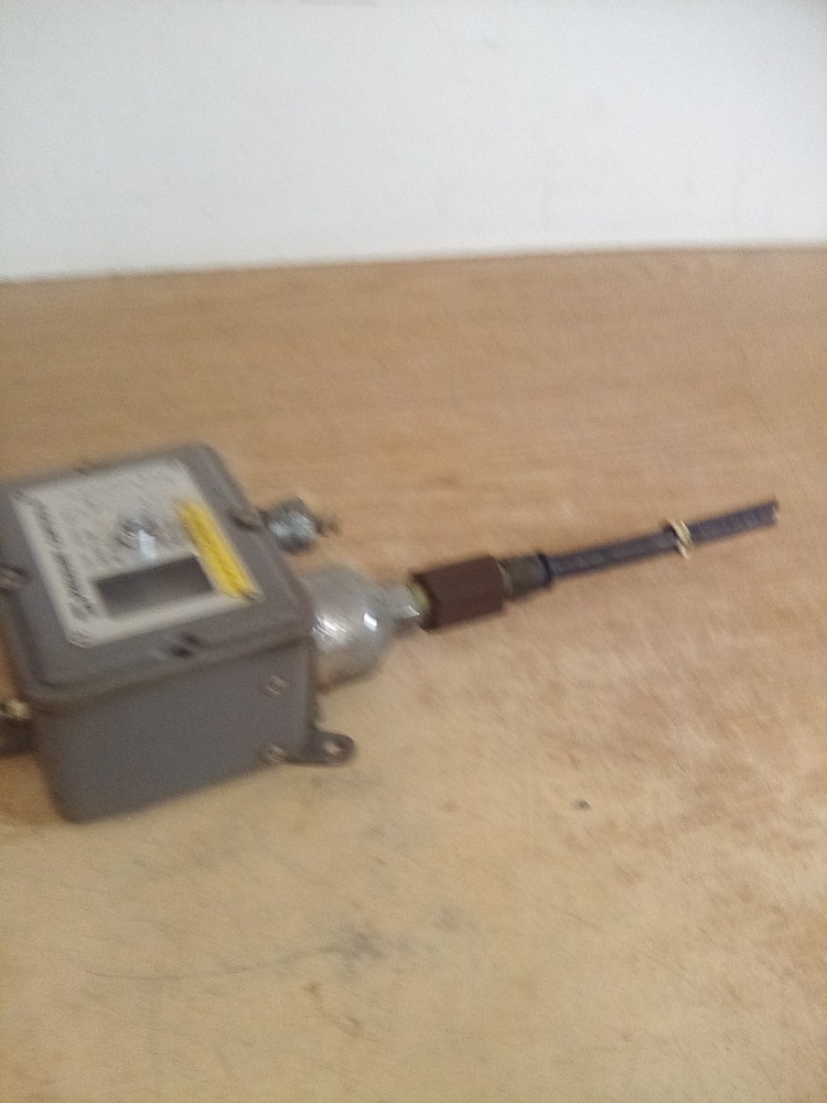 SMC IS2761-103L 9 Pressure Controls