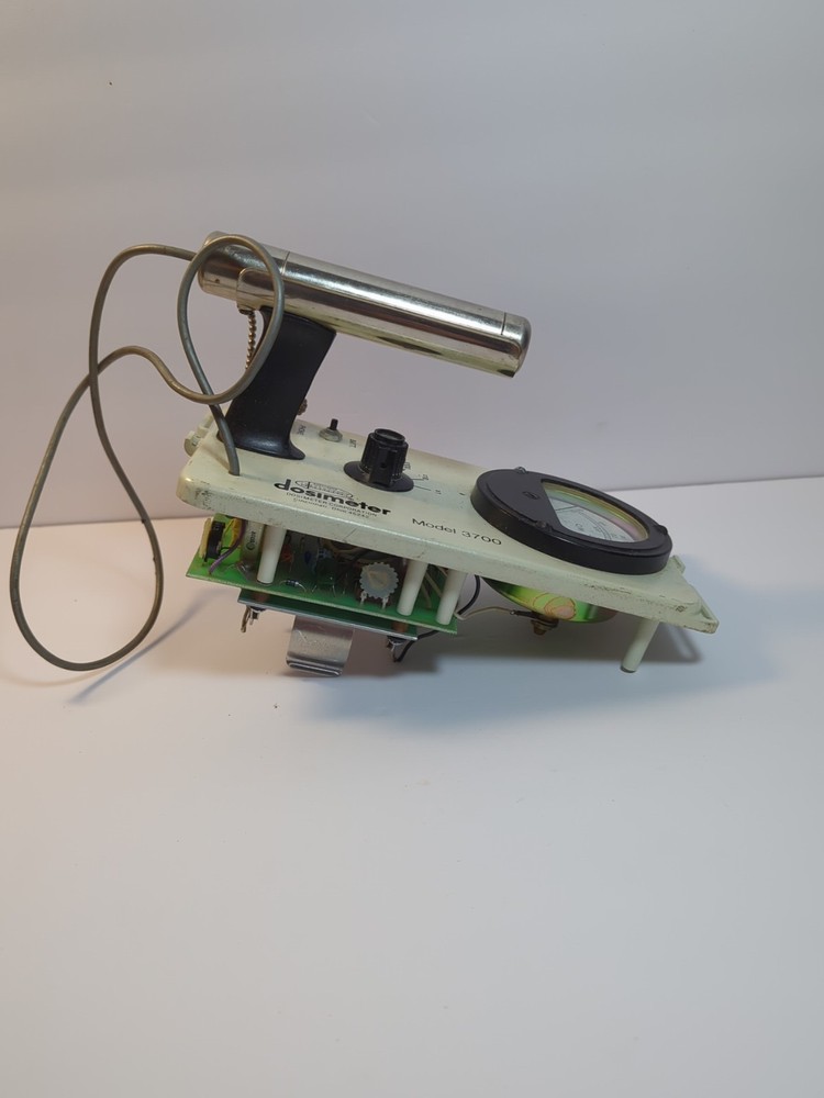 Dosimeter Model 3700 Geiger Counter Survey Meter Tested Working
