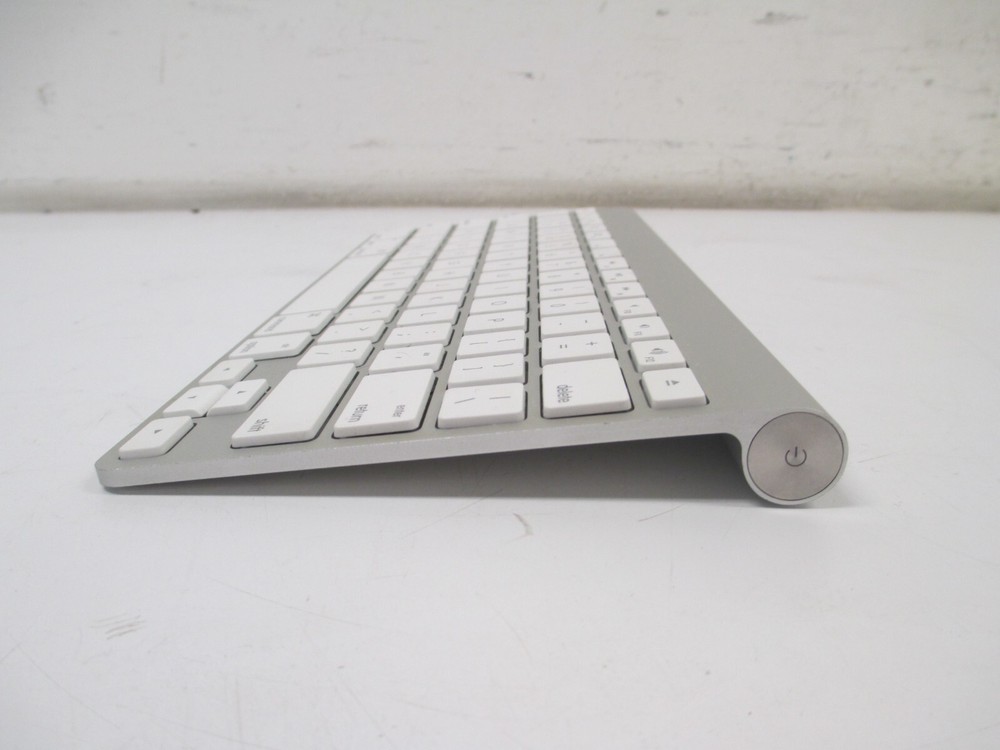 Apple A1314 Wireless Aluminum Base Keyboard