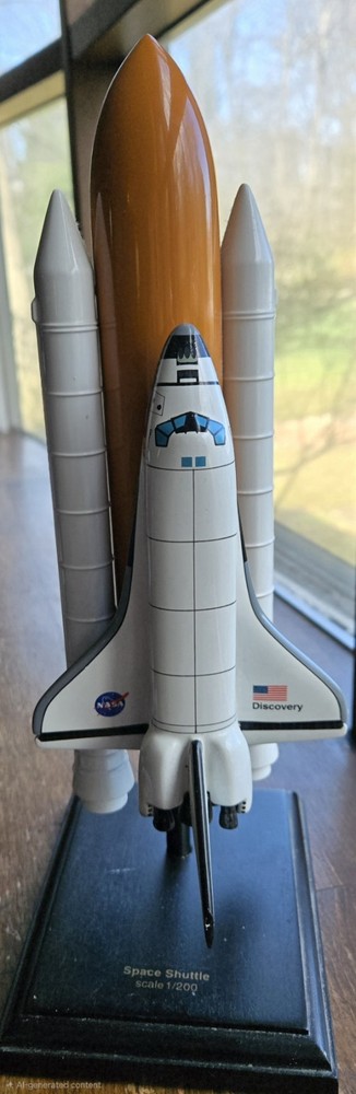 Exec Series NASA Space Shuttle (Discovery) Orbiter Full Stack 1/200 Scale