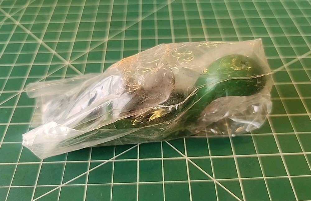 VINTAGE KUNZ SQUIRREL TAIL PLANE # 100 NOS - gwT2