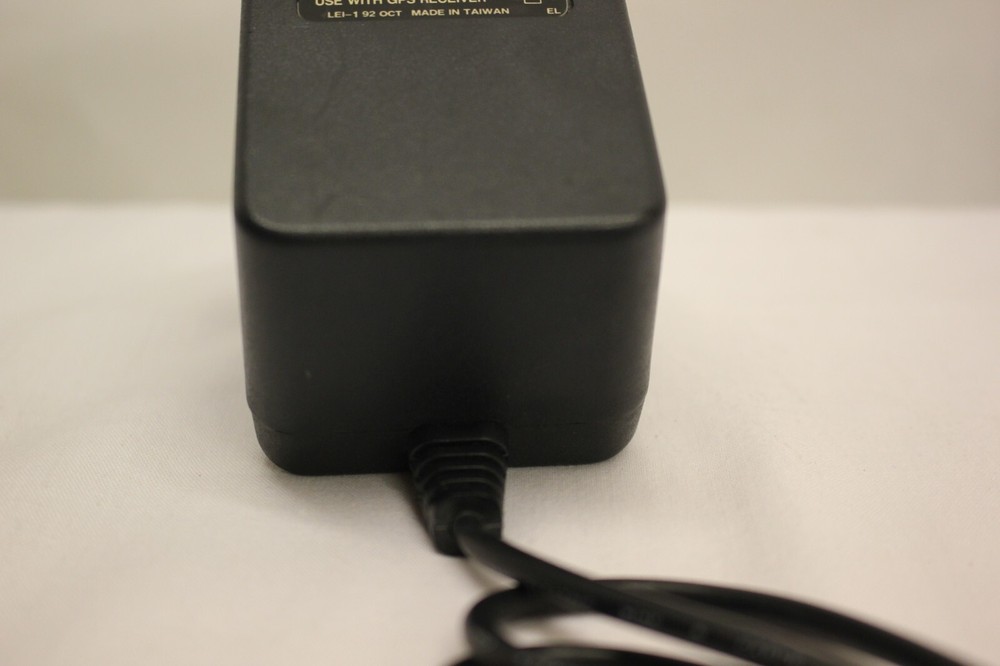 GARMIN COMMUNICATION & NAVIGATION DC12V POWER SUPPLY FOR USE WITH GPS RECEIVER