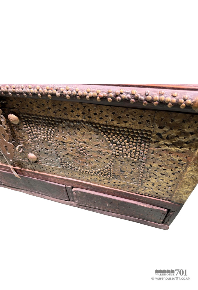 Rosewood Zanzibar chest