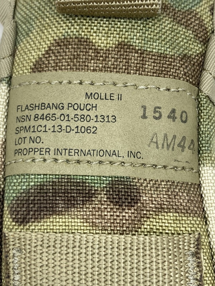 MULTICAM MOLLE II Flashbang Pouch NOS
