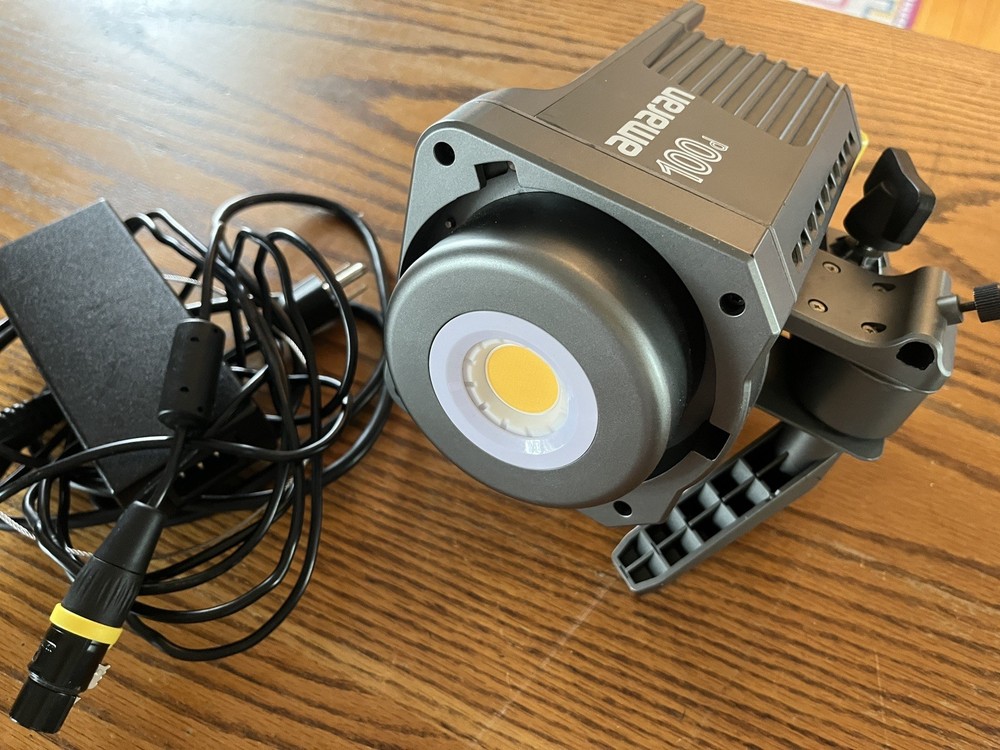 Amaran 100D COB LED Light