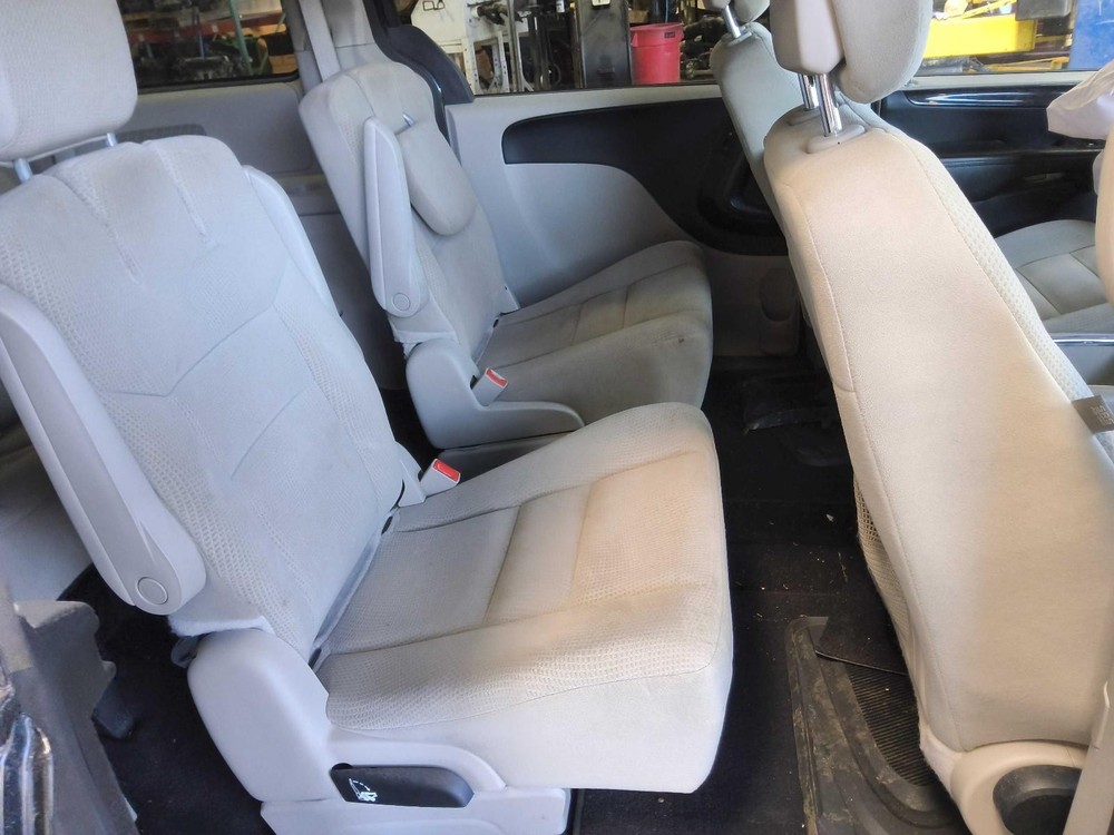 Used A/C Selector Switch fits: 2014 Dodge Caravan AC front dash mounted manual c