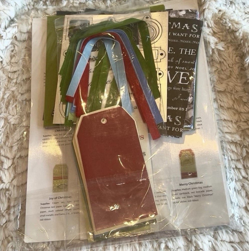 NWOT Bundle Christmas Kit to make 25 Tags & includes 182 total pieces!