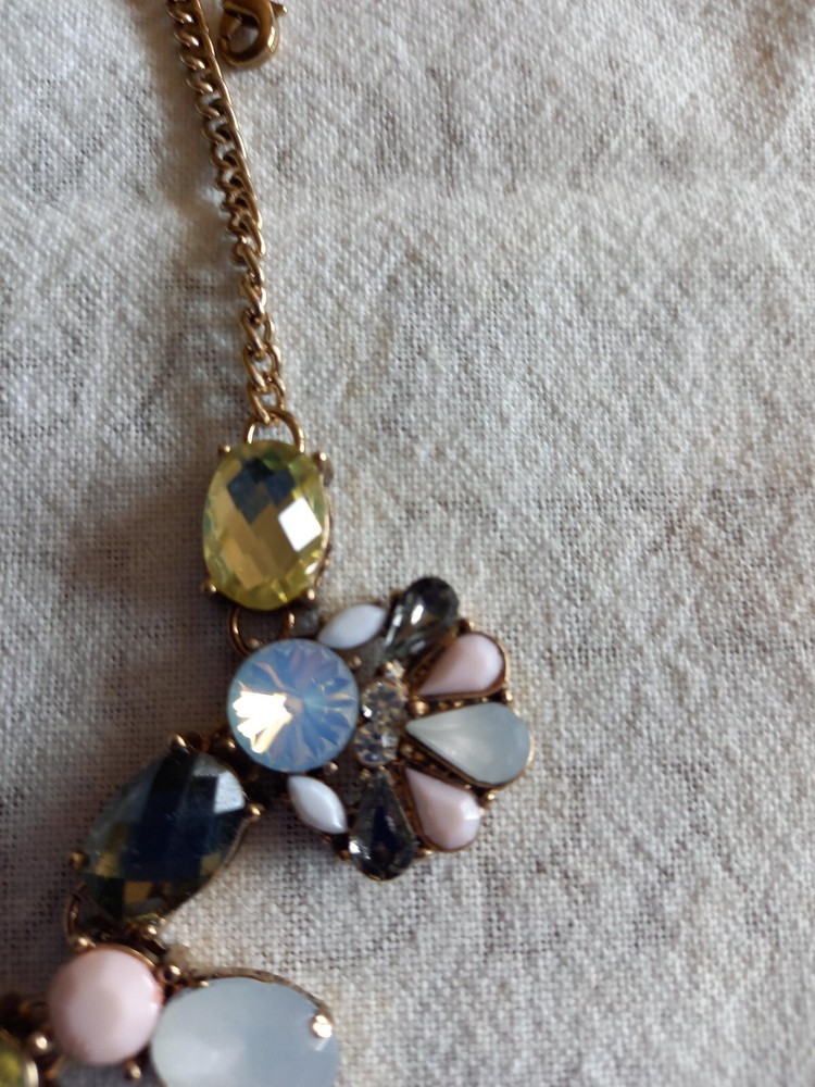 Necklace & Earring Set (White, Pink, Grey)