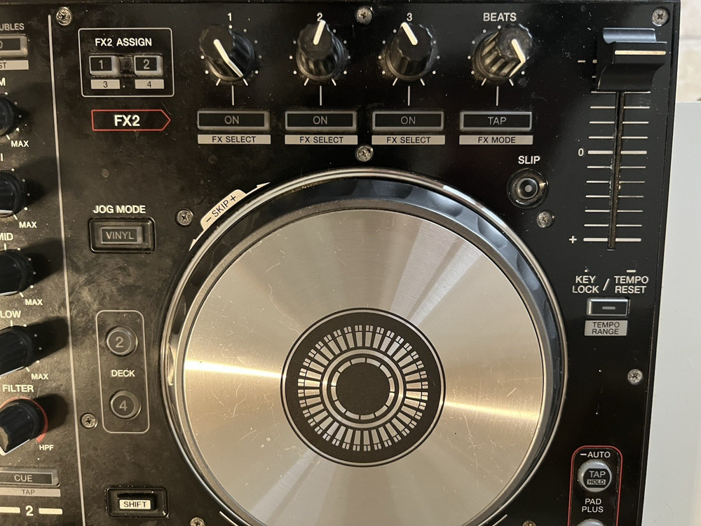 Pioneer DDJ-SR Digital DJ Controller Comes With Extras please read description