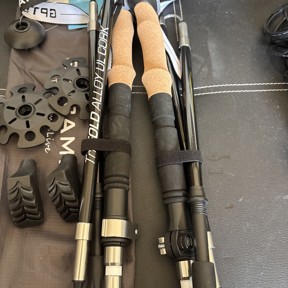 GPTCAMP Tri Fold Tracking Poles
