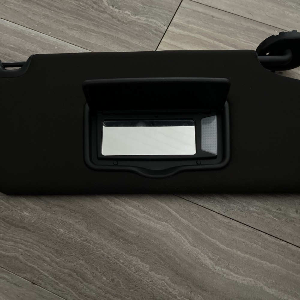 ONE 2011-2018 Ford EXPLORER Sun Visor Visor Right BLACK Vanity Mirror