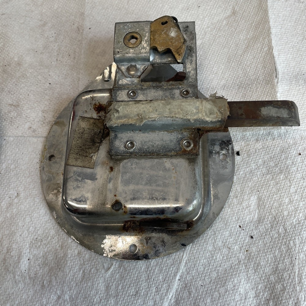 Peterbilt 379 Passengers/sleeper Door Handles Used