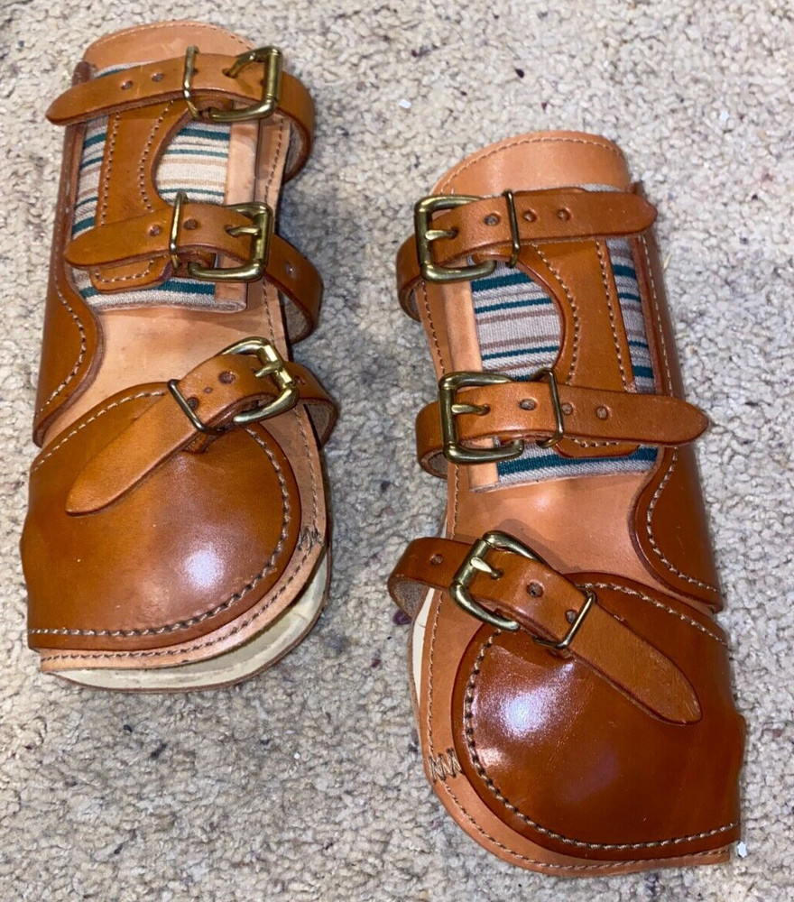 NEW CLASSIC EQUINE FOAM LINED BUCKLE OPEN FRONT JUMP BOOTS MEDIUM