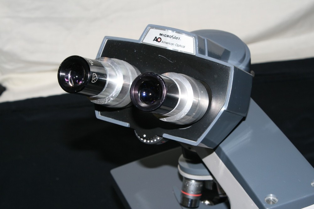 *Sale* AO Microstar 110 FLUORESCENCE / Brightfield Microscope, Refurbished.