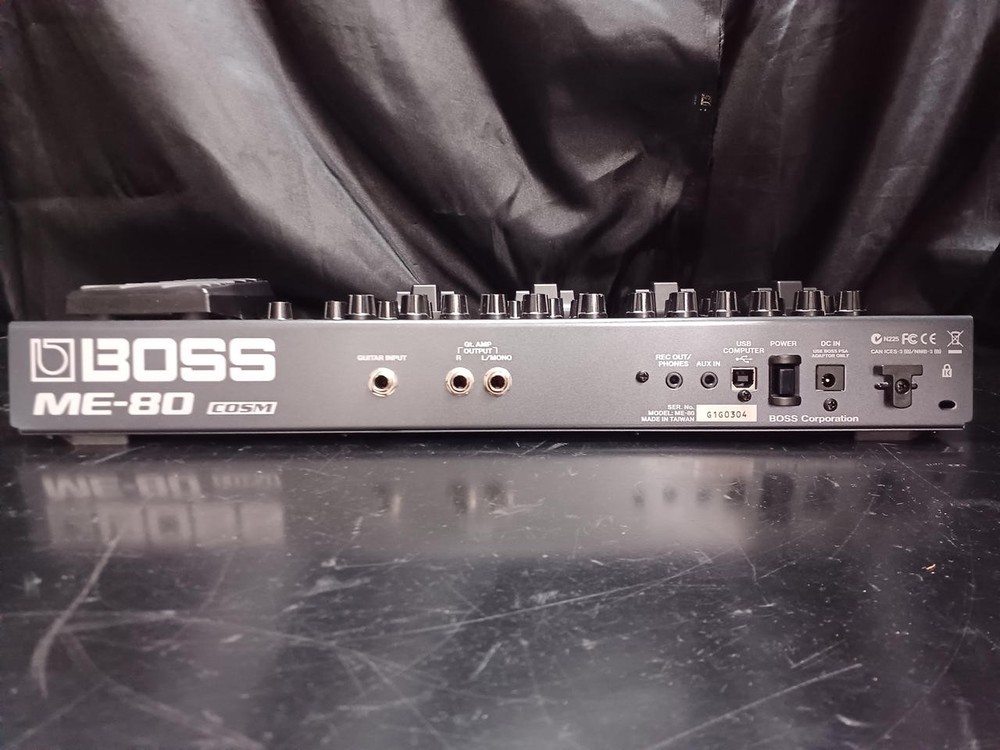 BOSS ME‑80 Guitar Multi‑Effects Processor w/ Power Cable & Case – Tested