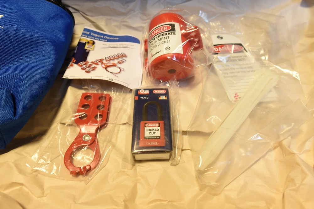Skilcraft 24 piece lockout tagout kit