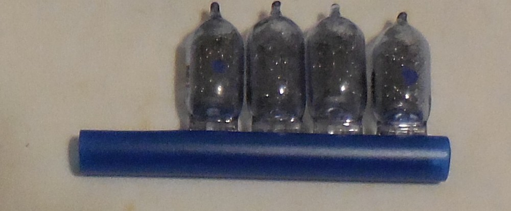 4 left Sylvania Blue Dot Flashbulbs AG1B Box Blue Bulbs